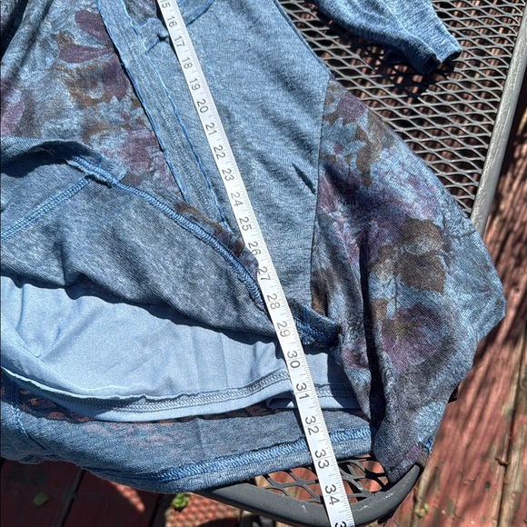 Pretty Angel Blue Floral Scoop Neck Embellished Tunic - Picture 6 of 10